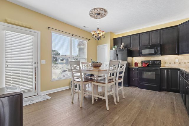 4471 Snowy Meadow Drive, Grove City, OH 43123