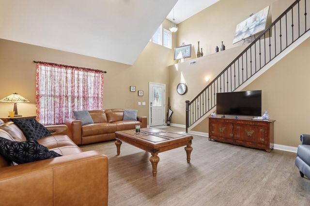4471 Snowy Meadow Drive, Grove City, OH 43123