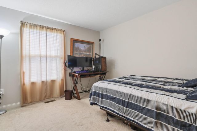 4471 Snowy Meadow Drive, Grove City, OH 43123