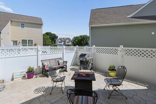 4471 Snowy Meadow Drive, Grove City, OH 43123