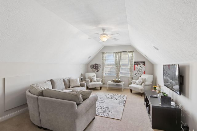 4471 Snowy Meadow Drive, Grove City, OH 43123