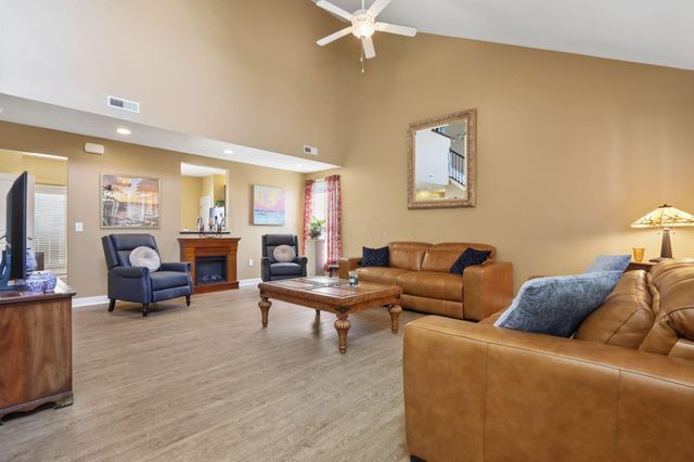 4471 Snowy Meadow Drive, Grove City, OH 43123