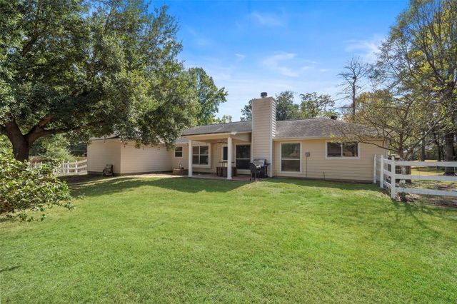 7014 Charred Pine Drive, Magnolia, TX 77354
