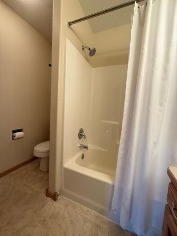1611 Oakwood Drive, West Fargo, ND 58078