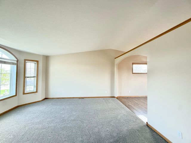 1611 Oakwood Drive, West Fargo, ND 58078