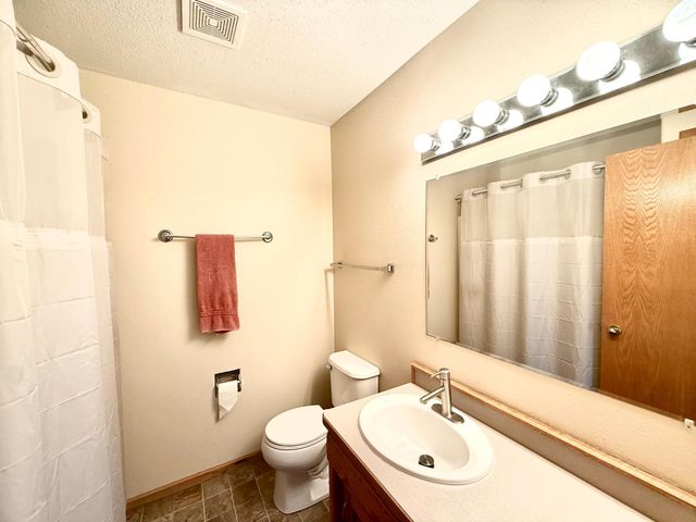 1611 Oakwood Drive, West Fargo, ND 58078
