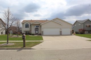 1611 Oakwood Drive, West Fargo, ND 58078