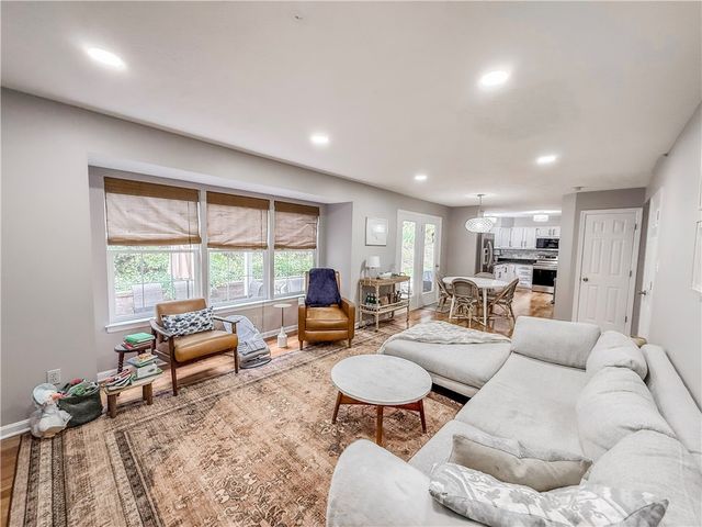 113 Pine Creek Dr, Peters Twp, PA 15367