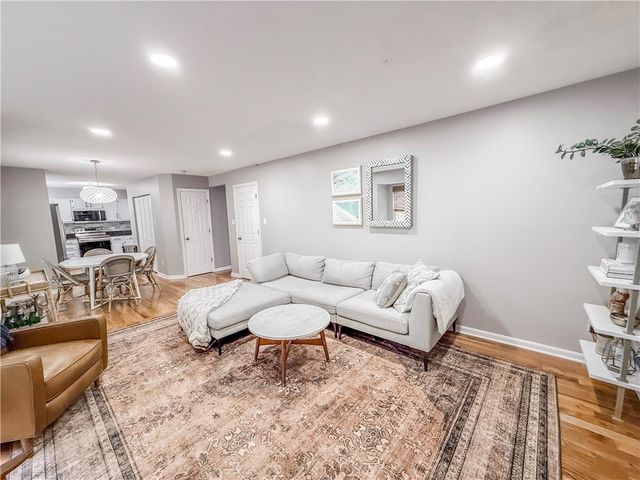 113 Pine Creek Dr, Peters Twp, PA 15367