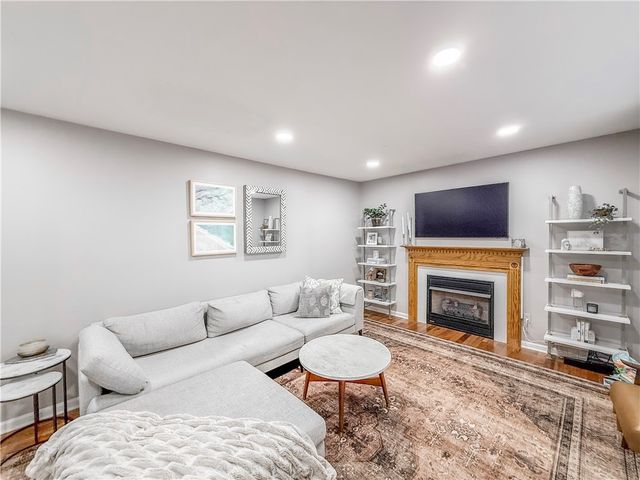 113 Pine Creek Dr, Peters Twp, PA 15367