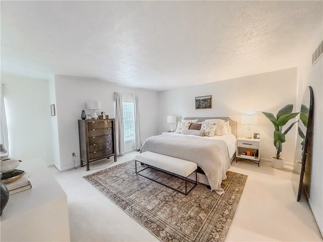 113 Pine Creek Dr, Peters Twp, PA 15367