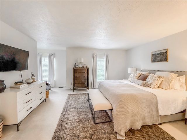 113 Pine Creek Dr, Peters Twp, PA 15367