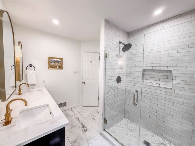 113 Pine Creek Dr, Peters Twp, PA 15367