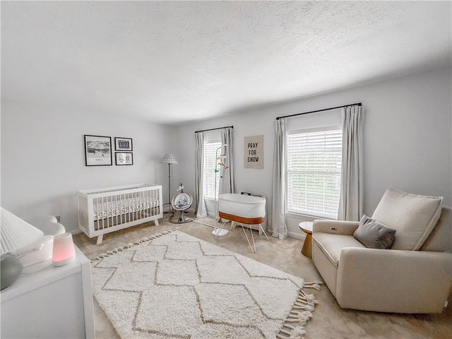 113 Pine Creek Dr, Peters Twp, PA 15367