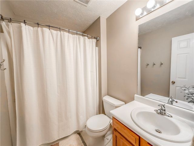 113 Pine Creek Dr, Peters Twp, PA 15367