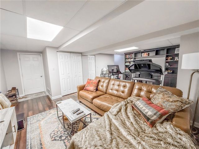 113 Pine Creek Dr, Peters Twp, PA 15367