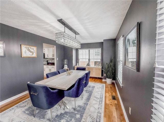 113 Pine Creek Dr, Peters Twp, PA 15367