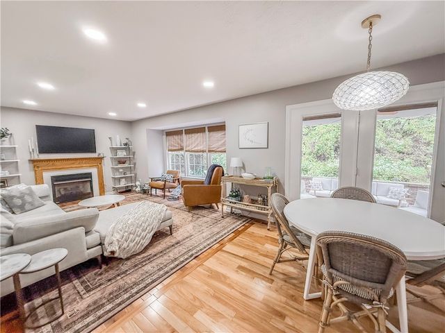 113 Pine Creek Dr, Peters Twp, PA 15367