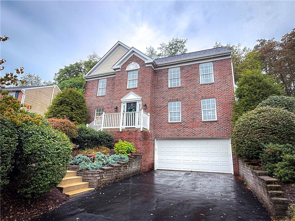 113 Pine Creek Dr, Peters Twp, PA 15367