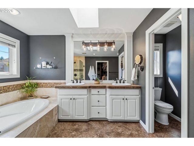 13559 PROVINCIAL HILL Way, Lake Oswego, OR 97035