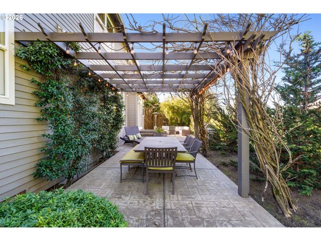 13559 PROVINCIAL HILL Way, Lake Oswego, OR 97035