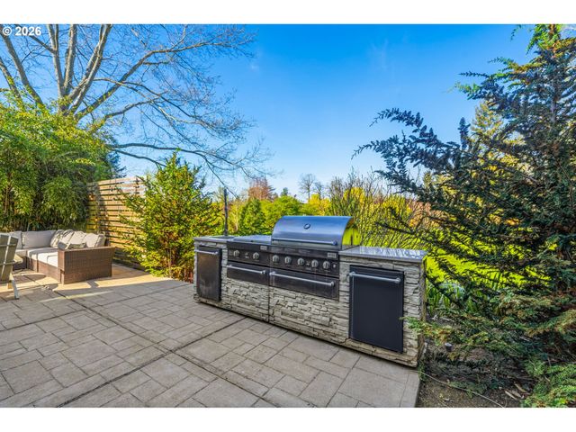 13559 PROVINCIAL HILL Way, Lake Oswego, OR 97035