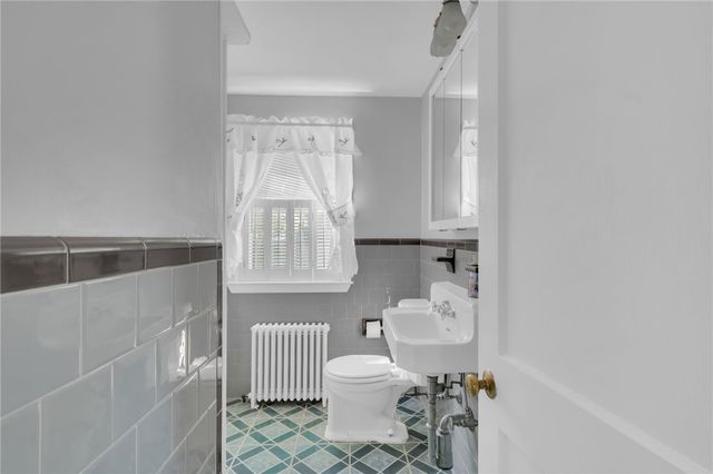 216 Riverside Avenue, Warwick, RI 02889