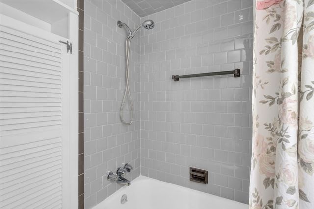 216 Riverside Avenue, Warwick, RI 02889
