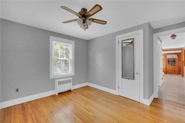 216 Riverside Avenue, Warwick, RI 02889