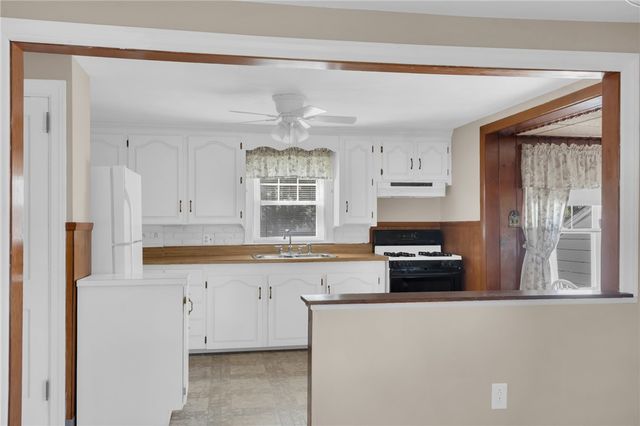 216 Riverside Avenue, Warwick, RI 02889