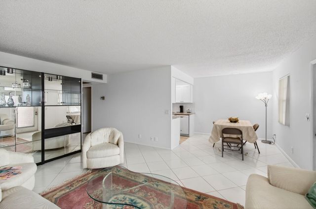 3028 Guildford B B, Boca Raton, FL 33434