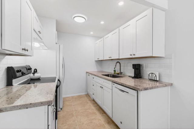 3028 Guildford B B, Boca Raton, FL 33434