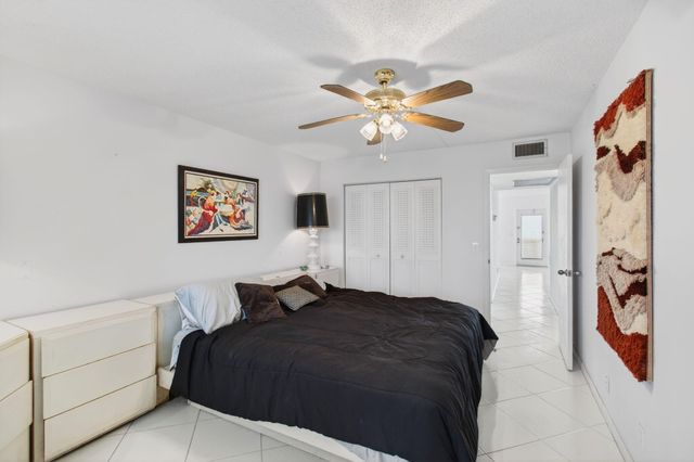 3028 Guildford B B, Boca Raton, FL 33434