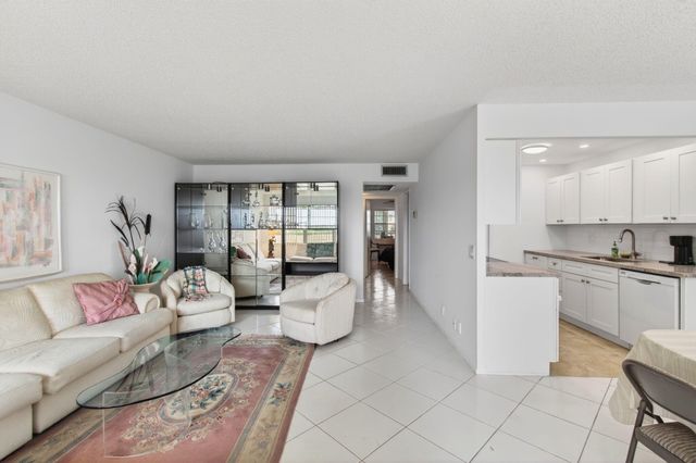 3028 Guildford B B, Boca Raton, FL 33434