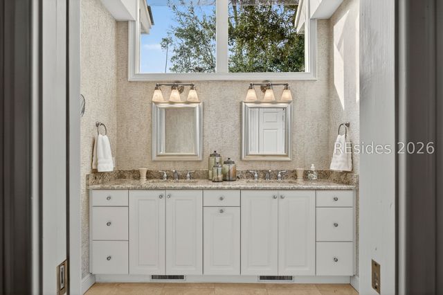 1 Foot Point Rd, Hilton Head Island, SC 29928