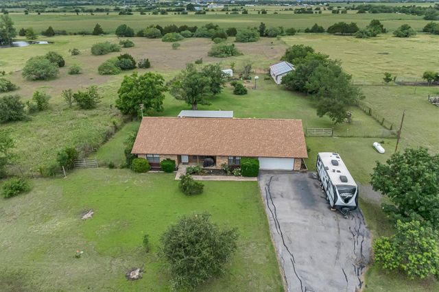 12800 Quarterhorse DR, Elgin, TX 78621