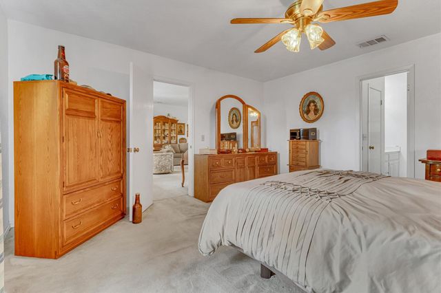 12800 Quarterhorse DR, Elgin, TX 78621