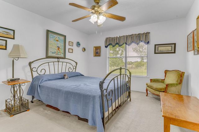 12800 Quarterhorse DR, Elgin, TX 78621