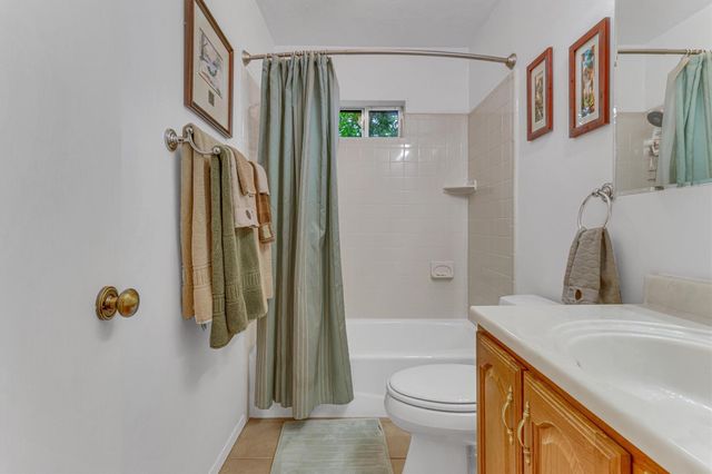 12800 Quarterhorse DR, Elgin, TX 78621