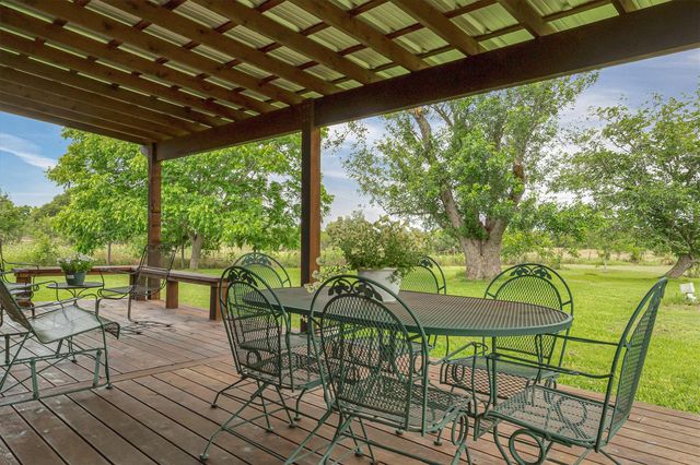 12800 Quarterhorse DR, Elgin, TX 78621