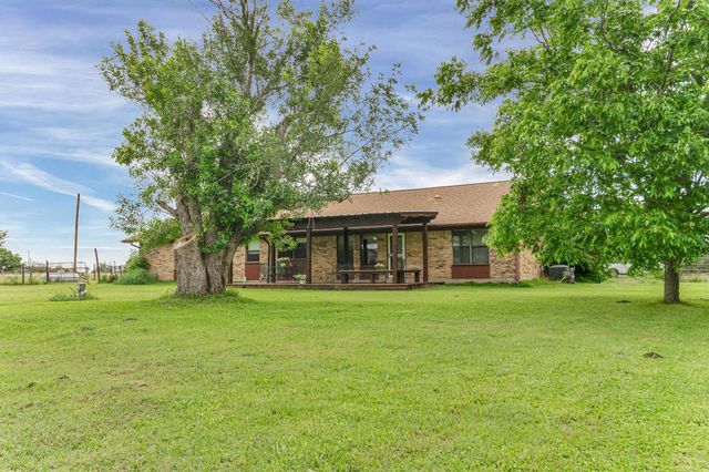 12800 Quarterhorse DR, Elgin, TX 78621