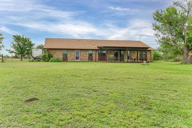 12800 Quarterhorse DR, Elgin, TX 78621