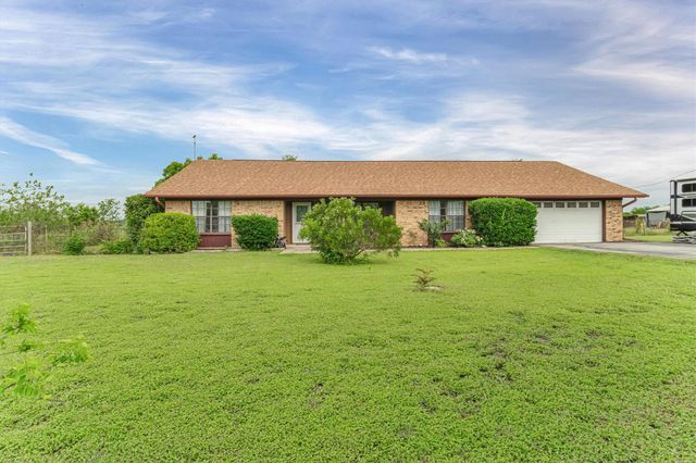 12800 Quarterhorse DR, Elgin, TX 78621