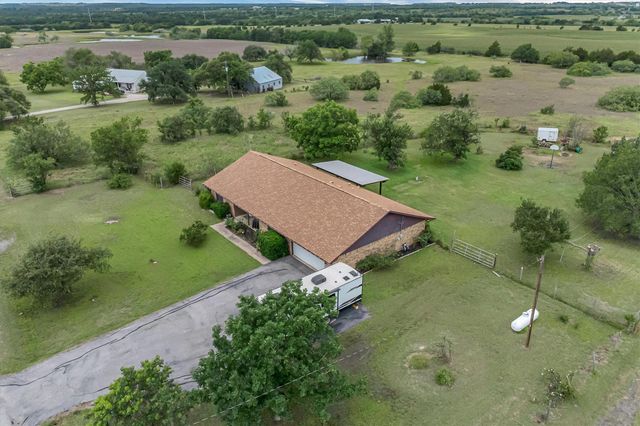 12800 Quarterhorse DR, Elgin, TX 78621