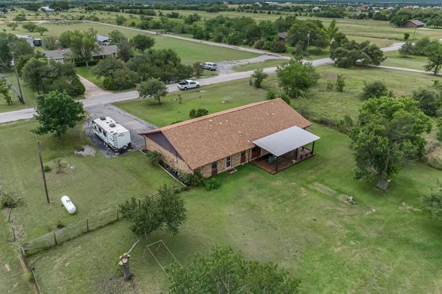 12800 Quarterhorse DR, Elgin, TX 78621