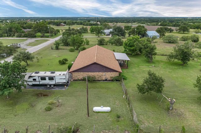 12800 Quarterhorse DR, Elgin, TX 78621