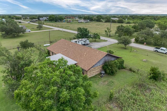 12800 Quarterhorse DR, Elgin, TX 78621
