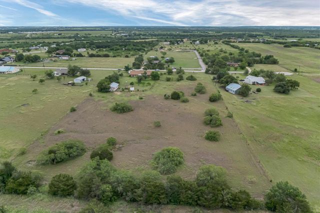 12800 Quarterhorse DR, Elgin, TX 78621