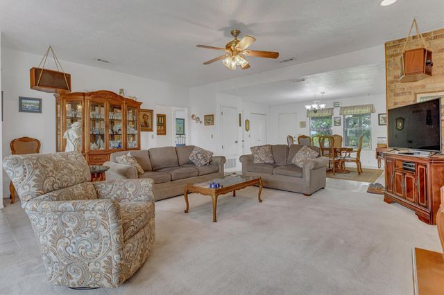 12800 Quarterhorse DR, Elgin, TX 78621