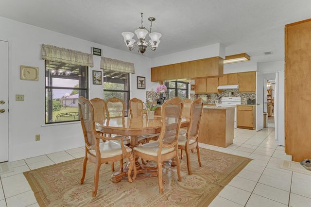 12800 Quarterhorse DR, Elgin, TX 78621